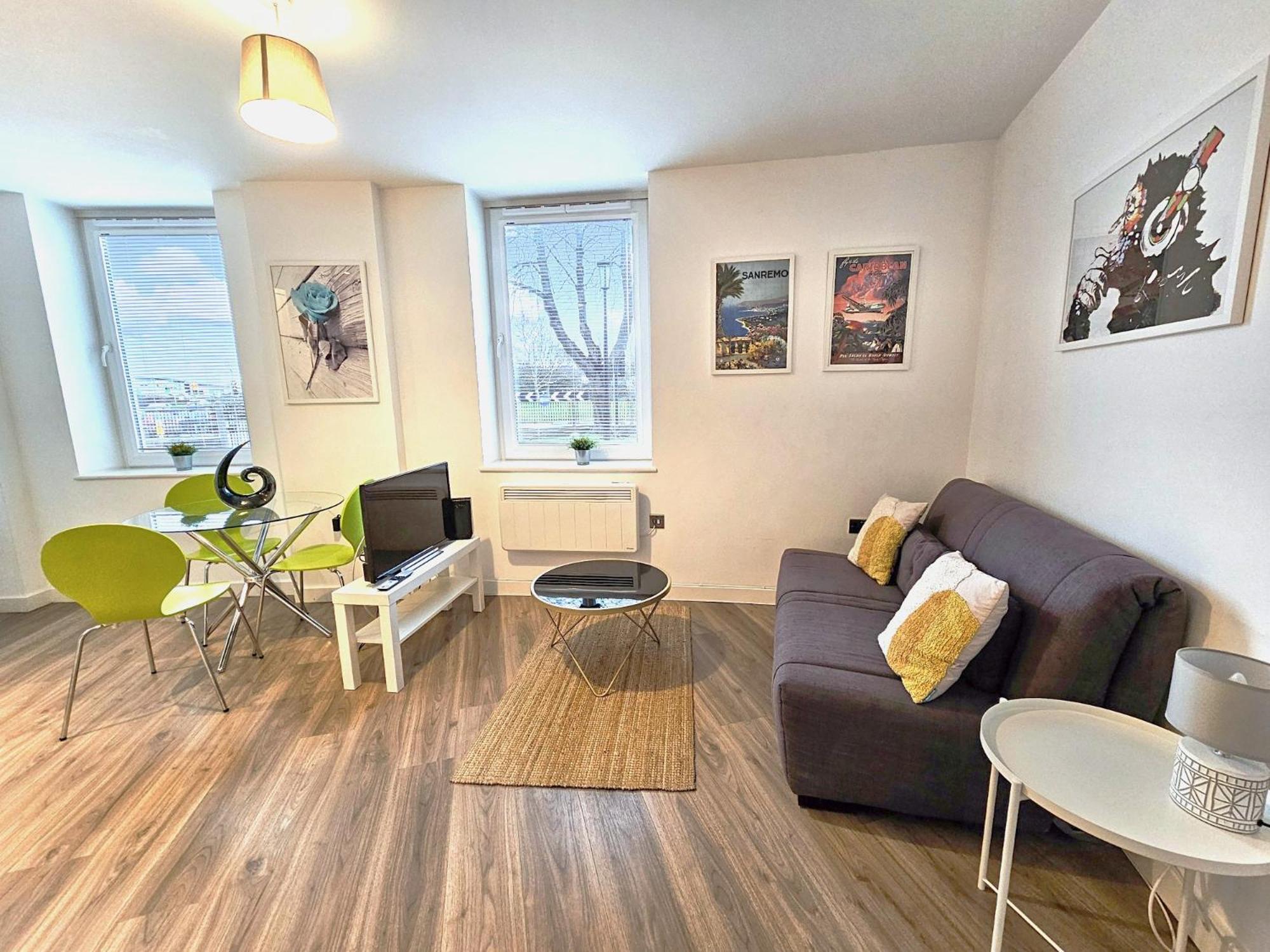 The Post House One By Fortuna Property Gloucester Extérieur photo
