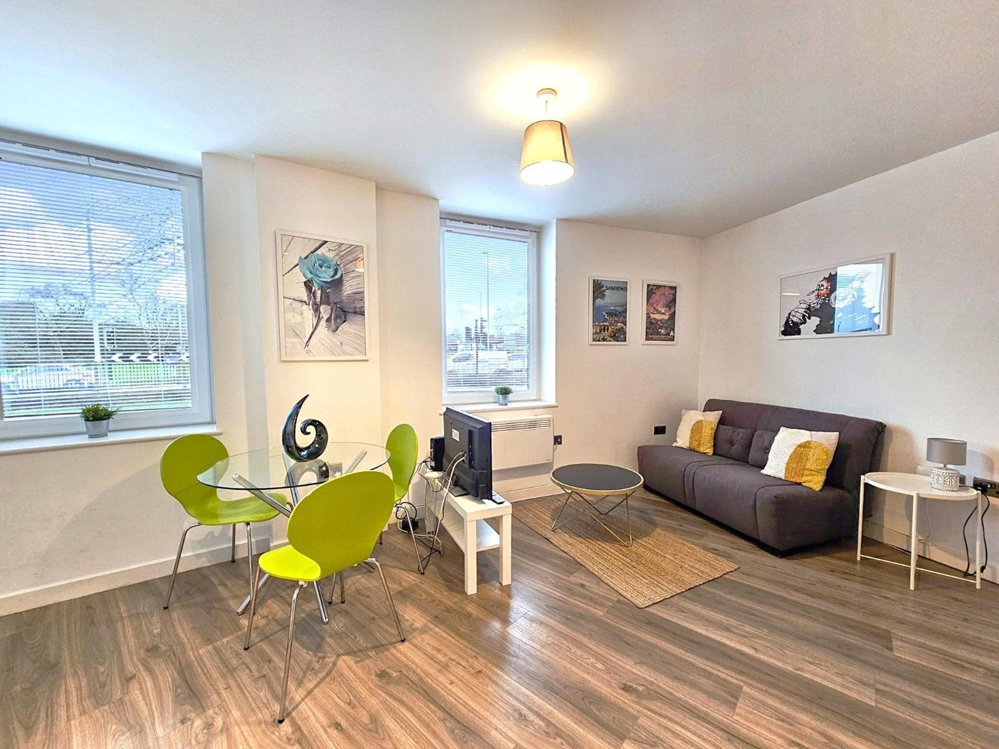 The Post House One By Fortuna Property Gloucester Extérieur photo
